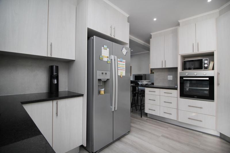 3 Bedroom Property for Sale in Reebok Western Cape
